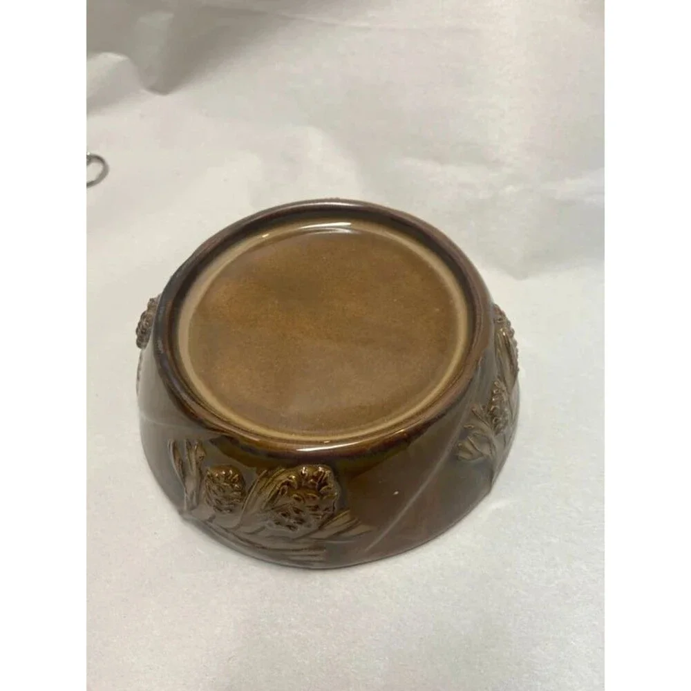 Pine cone lodge ceramic pillar holder
